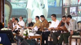 Rapat koordinasi bersama lintas kementerian dan lembaga serta pengusaha di bidang pangan. (Facebook.com/@Tito Karnavian)